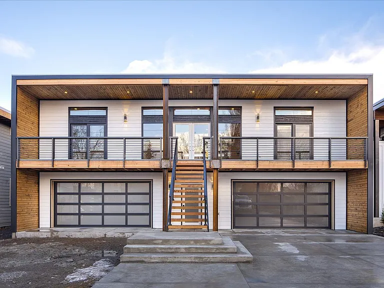 3328 E 55th Ave — Photo 2