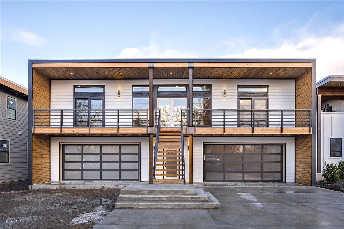 Building Photo - 3328 E 55th Ave