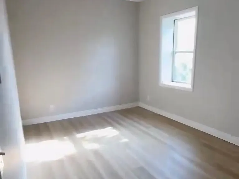 156 Main St N #8 — Photo 7