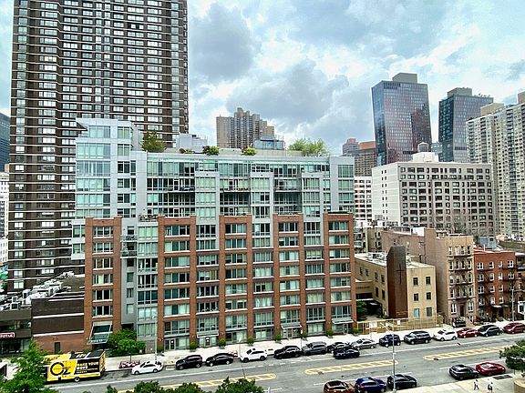 3rd image of 300 E 33rd St APT 7H