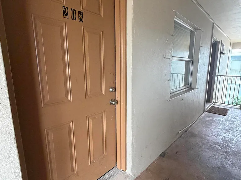 202 Caroline St #208 — Photo 5