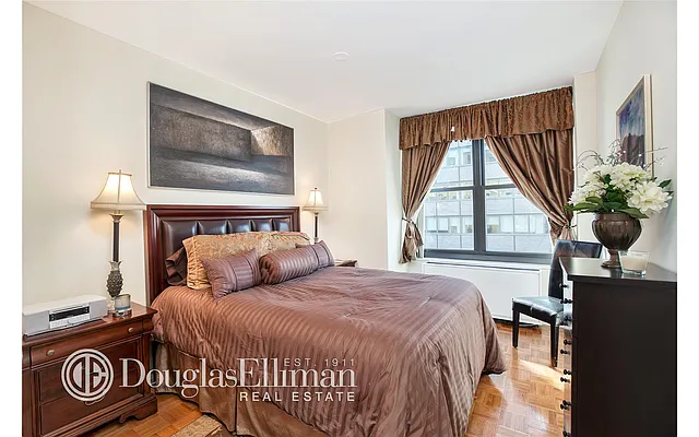 Rented by Douglas Elliman | media 26