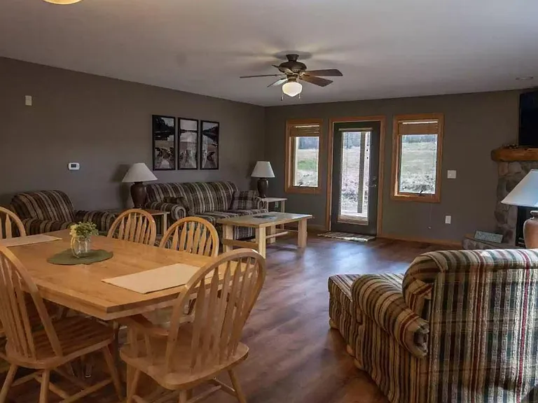 1828 Parkland Dr #403 — Photo 5