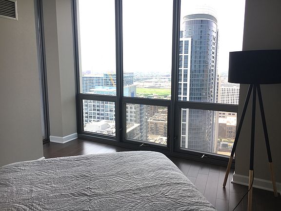 4th image of 1235 S Prairie Ave APT 3008