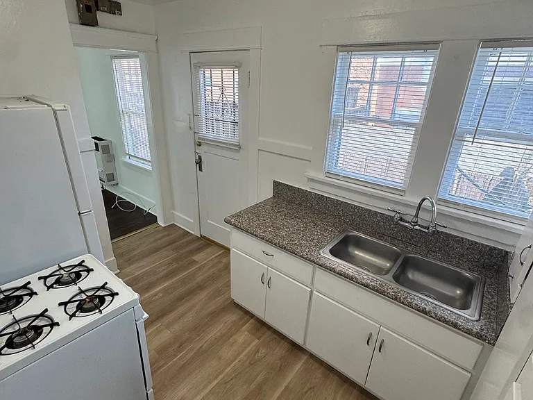 1205 Molino Ave #4 — Photo 5