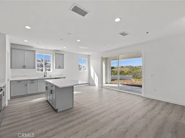 16765 La Bella Villa, Riverside, CA 92503