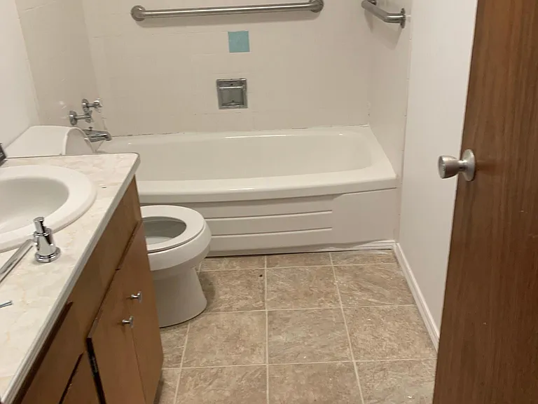 620 S Laurel St #13 — Photo 2