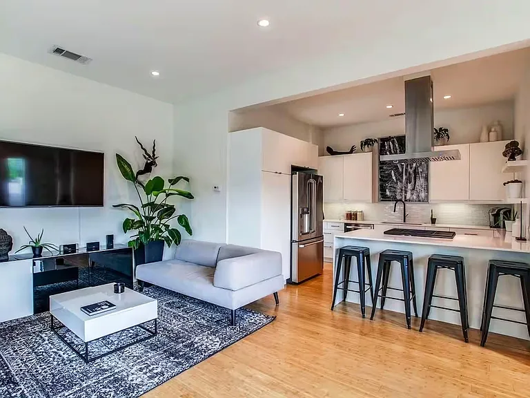 4401 Roseland Ave #B — Photo 4