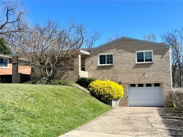 3223 Valewood Dr, Homestead, PA 15120