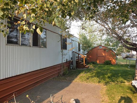 3rd image of 102 Bedivere Blvd
