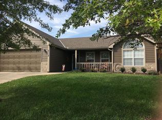 2112 E 26th Ter, Lawrence, KS 66046
