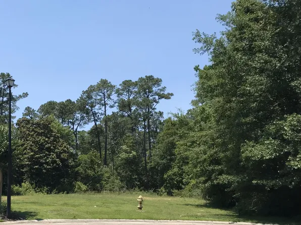 11555 Treelawn St, Gulfport, MS 39503