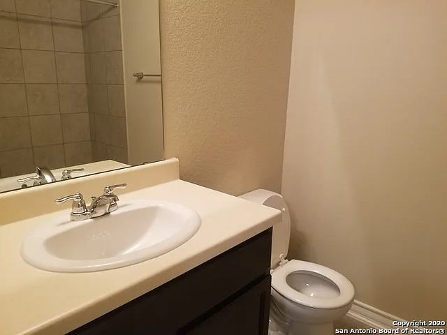 3 bed, 2.0 bath, 1442 sqft, $1,800 — Photo 3