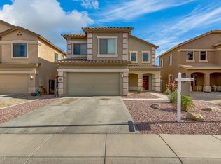 823 W Oak Tree Ln, San Tan Valley, AZ 85143