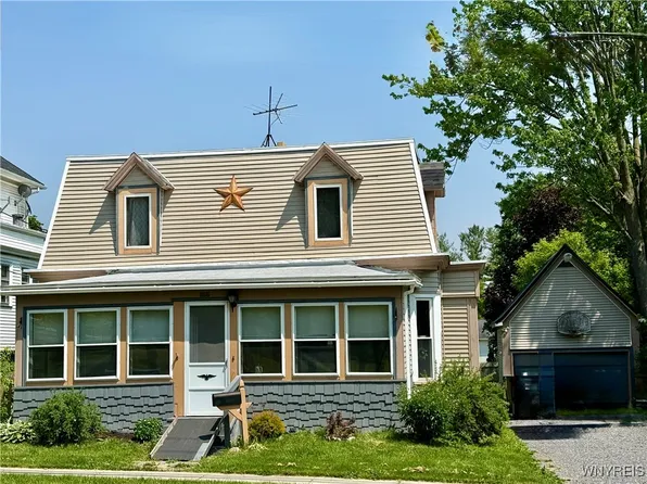 166 State St, Batavia, NY 14020