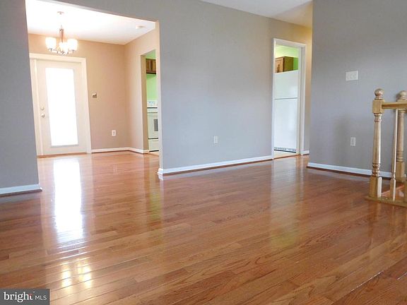4th image of 5029 Lynwood Dr