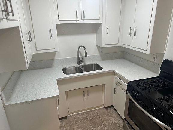 2nd image of 1219 Granville Ave APT 2