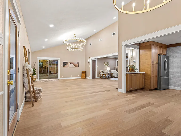 2214 Rex Cruse Dr — Photo 23