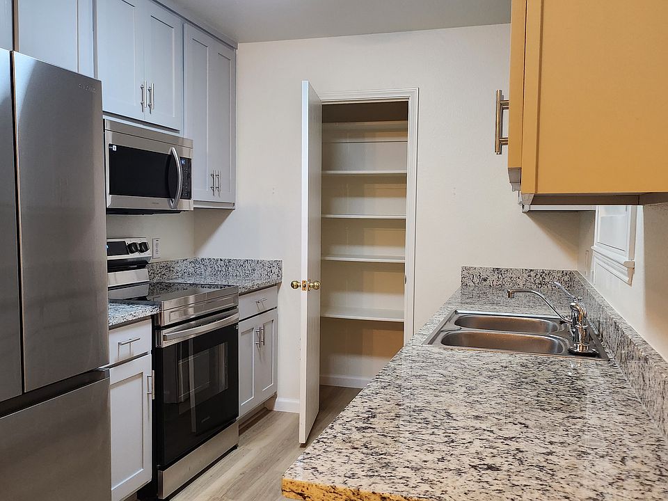 1st image of 5526 Marina Dr