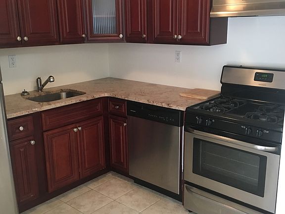 stainless steal appliances, granite counter tops.