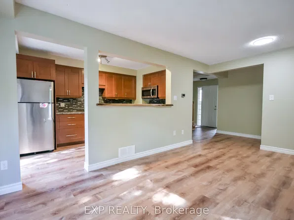 492 Laclie St #14, Orillia, ON L3V 7V2