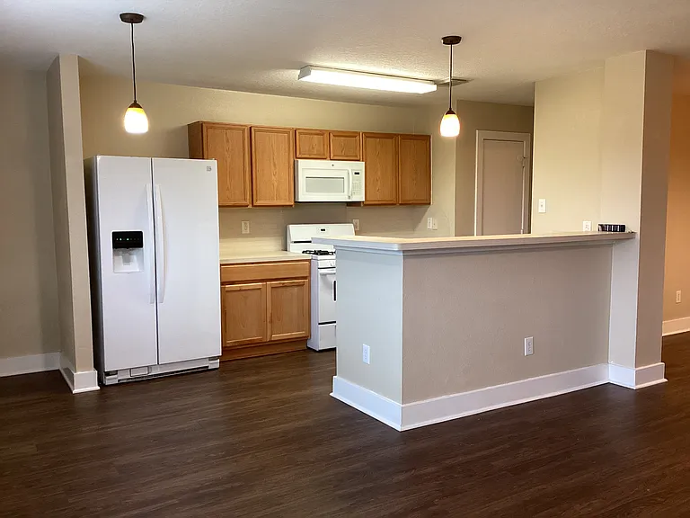 255 Crystal Isle Dr — Photo 3