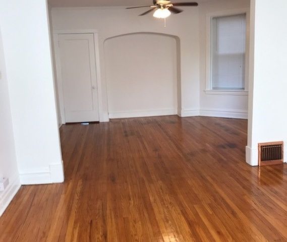 1st image of 3755 N Oakley Ave #1