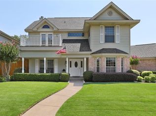 1108 Hidden Oaks Dr, Bedford, TX 76022