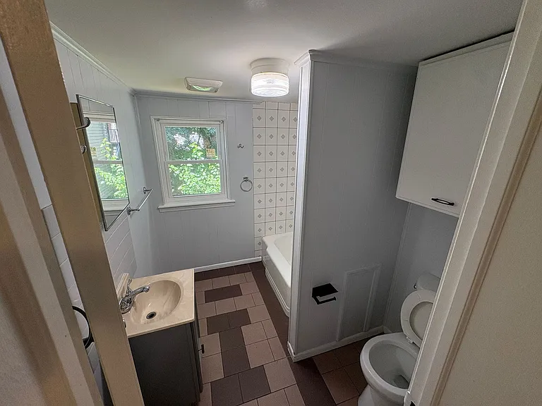 132 W Prescott Aly — Photo 6