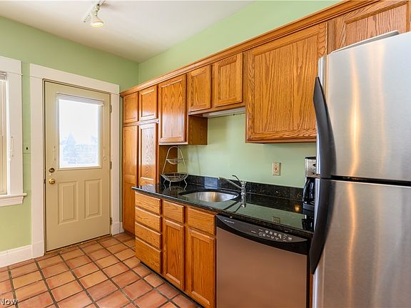 2nd image of 2548 Overlook Rd