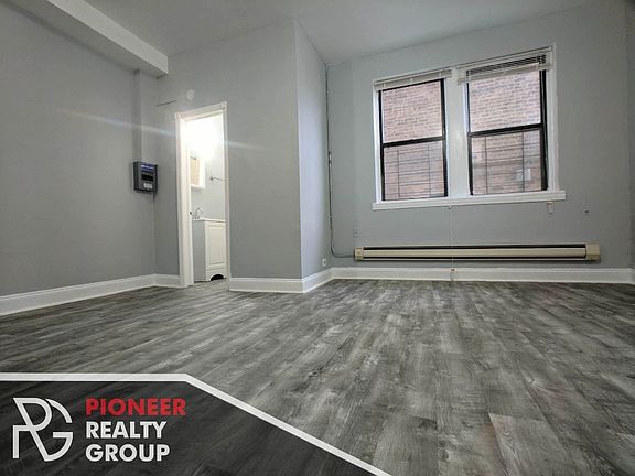 2nd image of 4735 N Beacon St #4735108