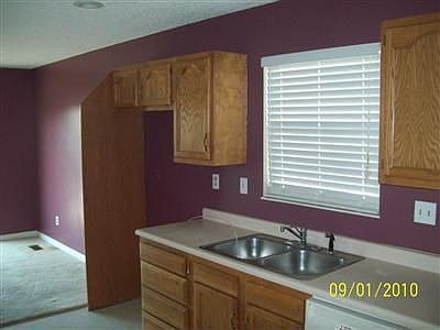 5th image of 715 W Aberdeen Dr