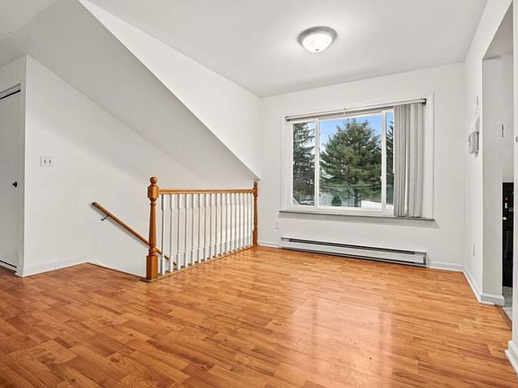 3rd image of 126 Candlewood Dr