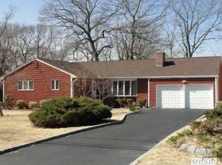 222 Sunrise Ave, Sayville, NY 11782