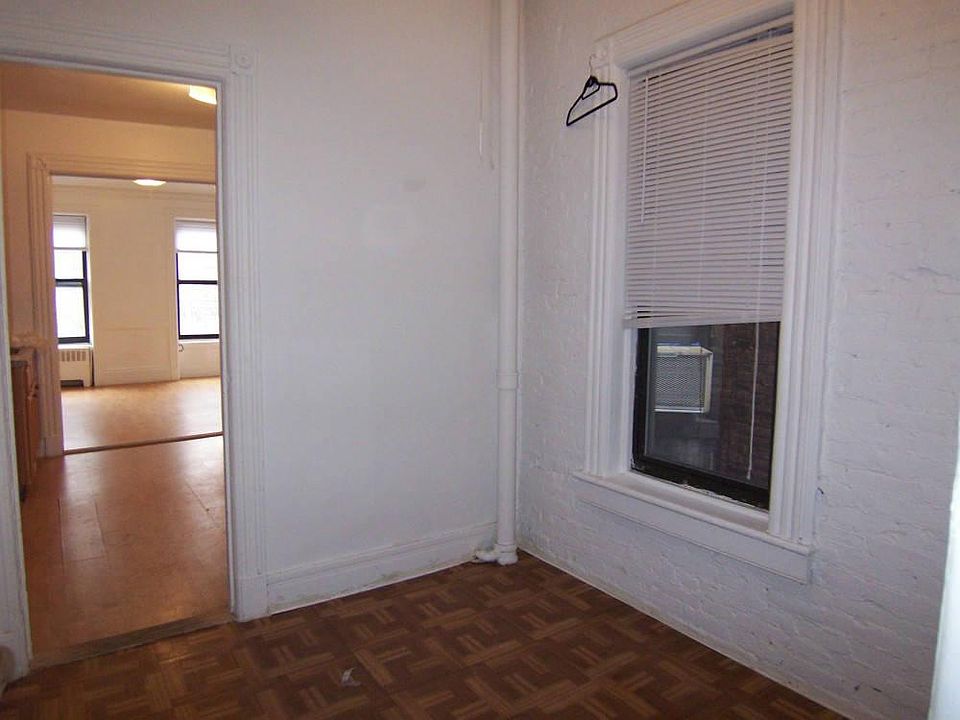Building Photo 4