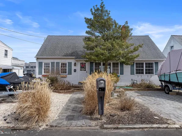 56 Jeffrey Dr, Manahawkin, NJ 08050