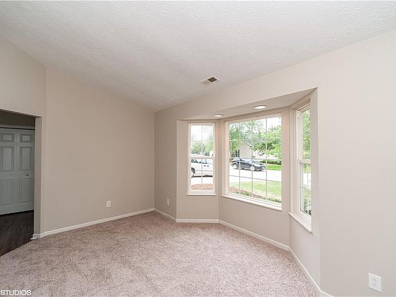 3rd image of 2514 Stonecreek Dr