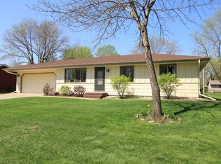 1054 Swift St S, Shakopee, MN 55379