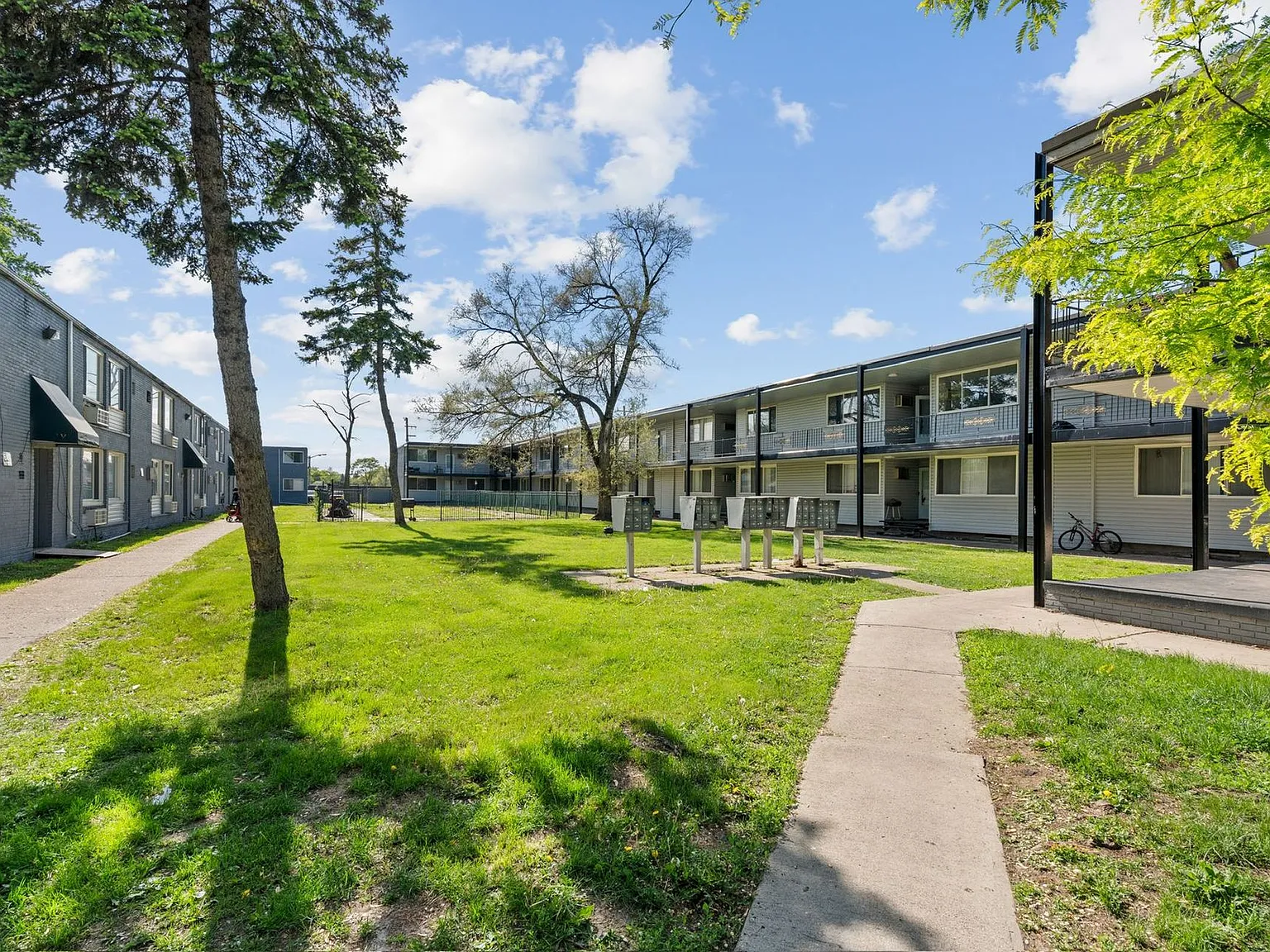 Terrace Court — Photo 1