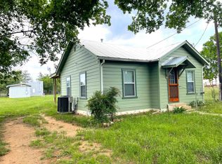 1005 Elm St, Llano, TX 78643