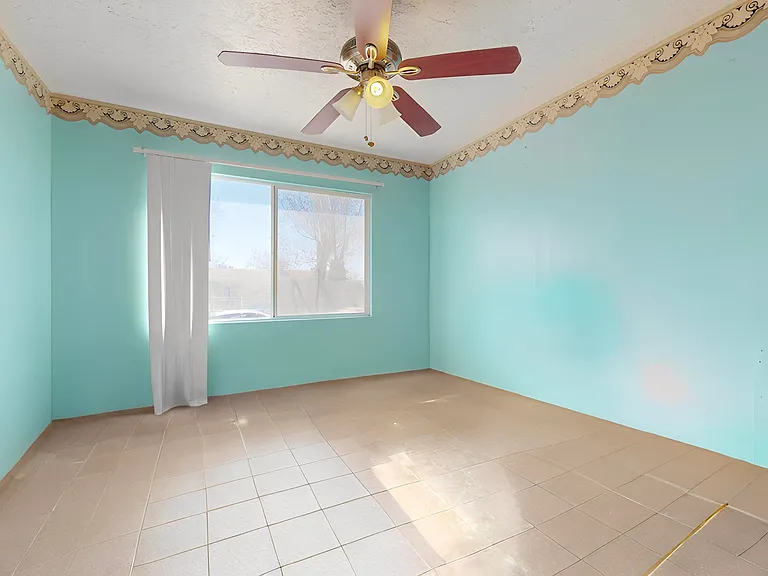 11517 Ralph Ave NE — Photo 14