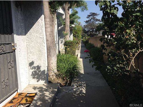 3rd image of 11118 Lambert Ave APT 12