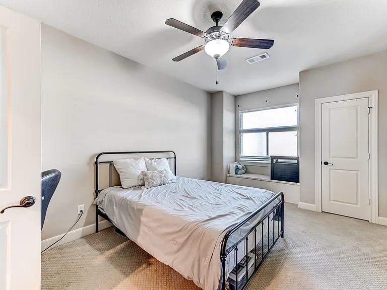 1325 W 24th St #D — Photo 29