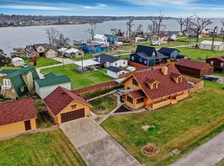 135 6th Ave, Onalaska, TX 77360