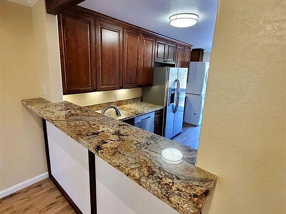 5th image of 3137-3143 Valle Ave