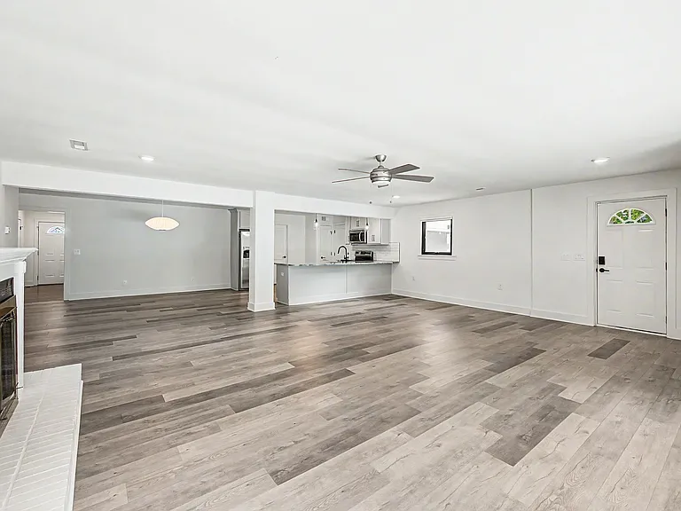 1205 Saint Marys Ln — Photo 15