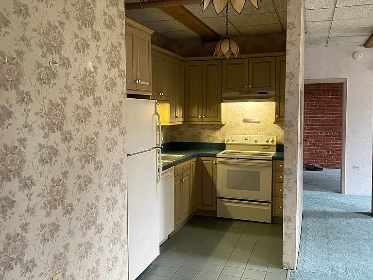 222 Williams St E #112 — Photo 5