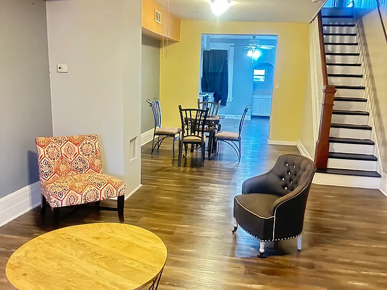2240 Penrose Ave — Photo 6