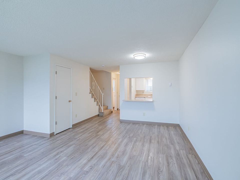 1st image of 2728 Lancaster Dr SE #14