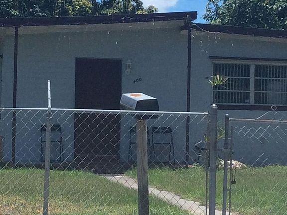 2nd image of 400 NW 134th St